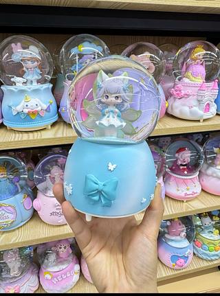九尾狐女孩水晶球摆件音乐八音盒